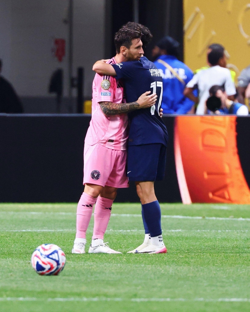 Thua tan tành, Messi bị tố đánh một cầu thủ PSG ngay trên sân 657598