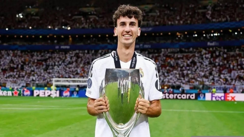 Real Madrid chính thức chia tay 'quái thú' phòng ngự 676386