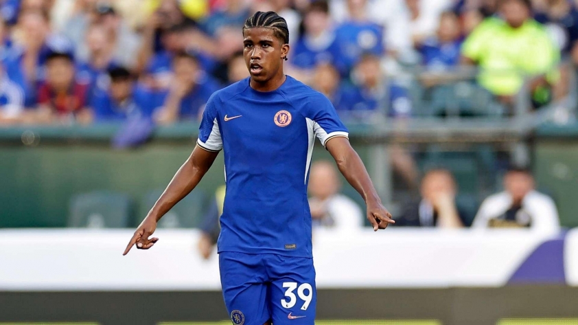 Chelsea nhận đề nghị 53 triệu Euro cho 'cầu thủ xuất sắc nhất'