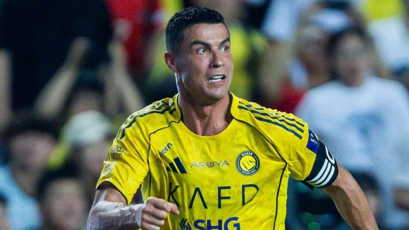 Ronaldo có thể tái xuất châu Âu thi đấu 688409