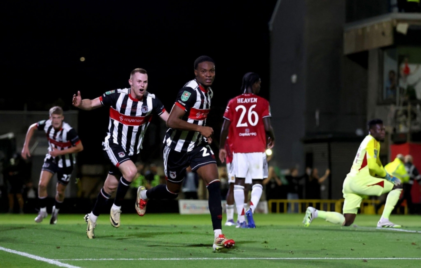 Ruben Amorim xin lỗi người hâm mộ Man United: 'Tôi thành thật xin lỗi' 4 Ruben Amorim: 'Tôi thực sự xin lỗi người hâm mộ Man United' 693277