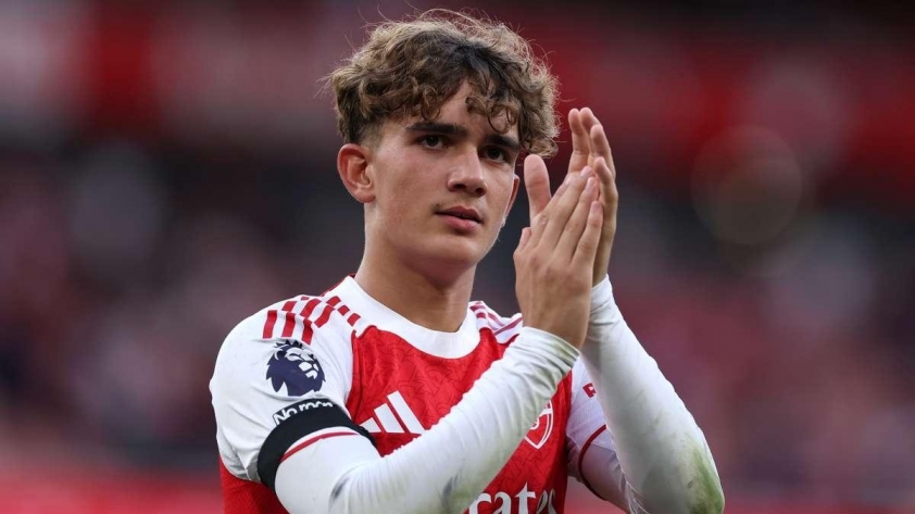 Thiên tài 15 tuổi của Arsenal làm nên lịch sử với siêu phẩm solo 708603