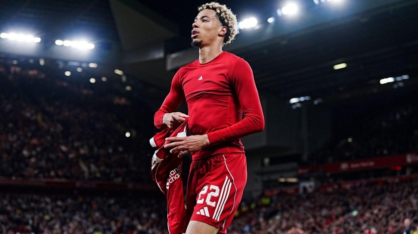 HLV Liverpool: 'Ekitike làm chuyện thật thừa thãi và ngu ngốc' 709906