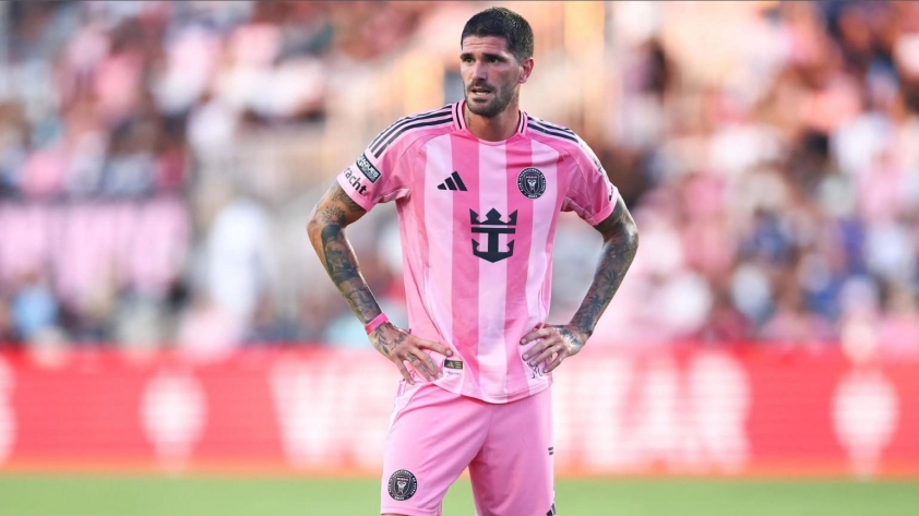 'Cánh tay phải' đắc lực của Messi nhận án phạt từ MLS 712160