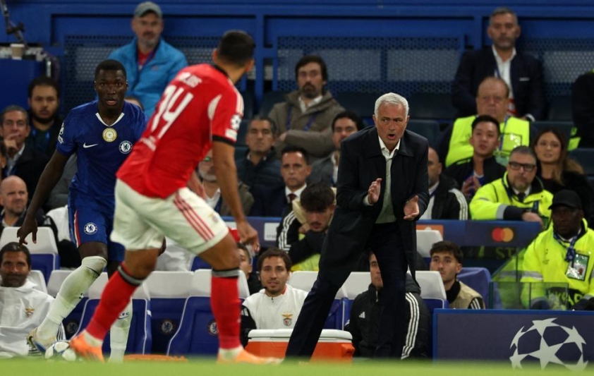 Jose Mourinho: 'Đáng lẽ Benfica phải giành được điểm từ Chelsea' 714075