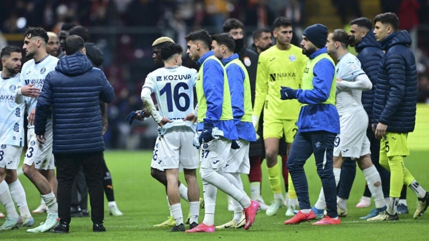 CHÍNH THỨC: FIFA cấm 7 đội bóng trong cùng 1 ngày 716074