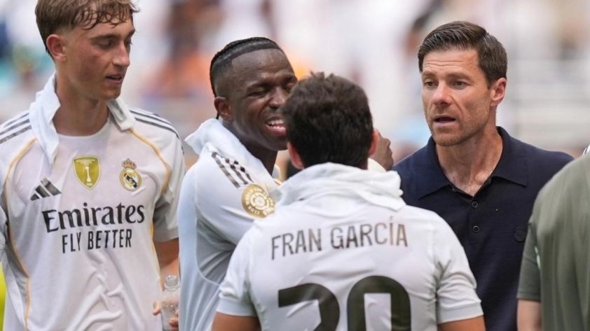 Nội bộ tại Real Madrid bùng nổ, lộ diện hàng loạt 'cừu đen' 717063