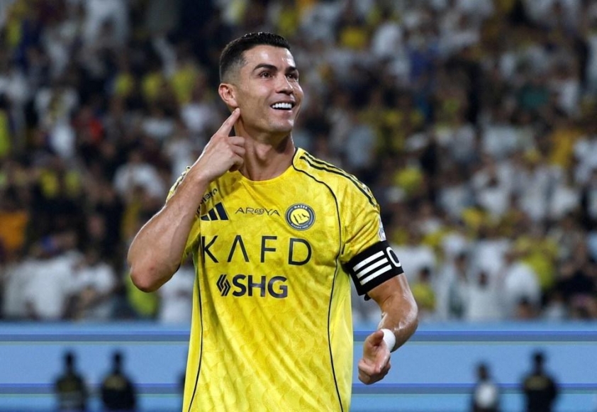 Đánh bại Messi, Ronaldo đi vào lịch sử bóng đá 718621