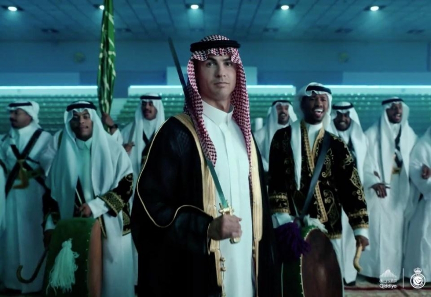 Đánh bại Messi, Ronaldo đi vào lịch sử bóng đá 718622