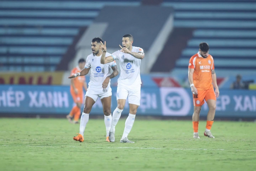 Nam Định khó khăn chia điểm với Đà Nẵng tại sân Thiên Trường 7 Trực tiếp Nam Định 1-1 Đà Nẵng: Bàn thắng phút cuối 729832