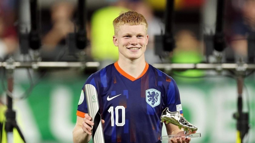 Chuyển nhượng 27/10: Son Heung-min đến Barca? Chelsea tìm 'De Bruyne mới' 5 Kees Smit đang được Chelsea theo đuổi (Ảnh: UEFA)