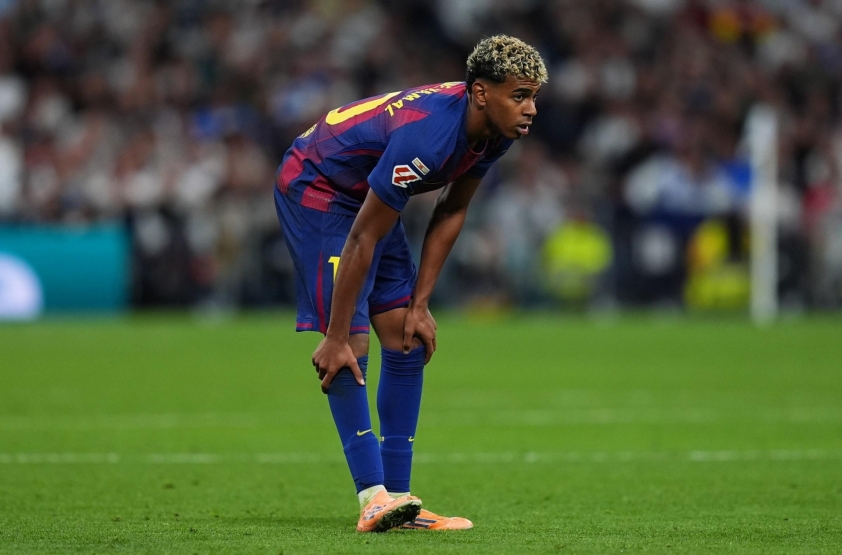 Yamal ra quyết định lớn để cứu vớt sự nghiệp của mình 6 Cứu vớt sự nghiệp, Yamal đưa ra quyết định to lớn 732014