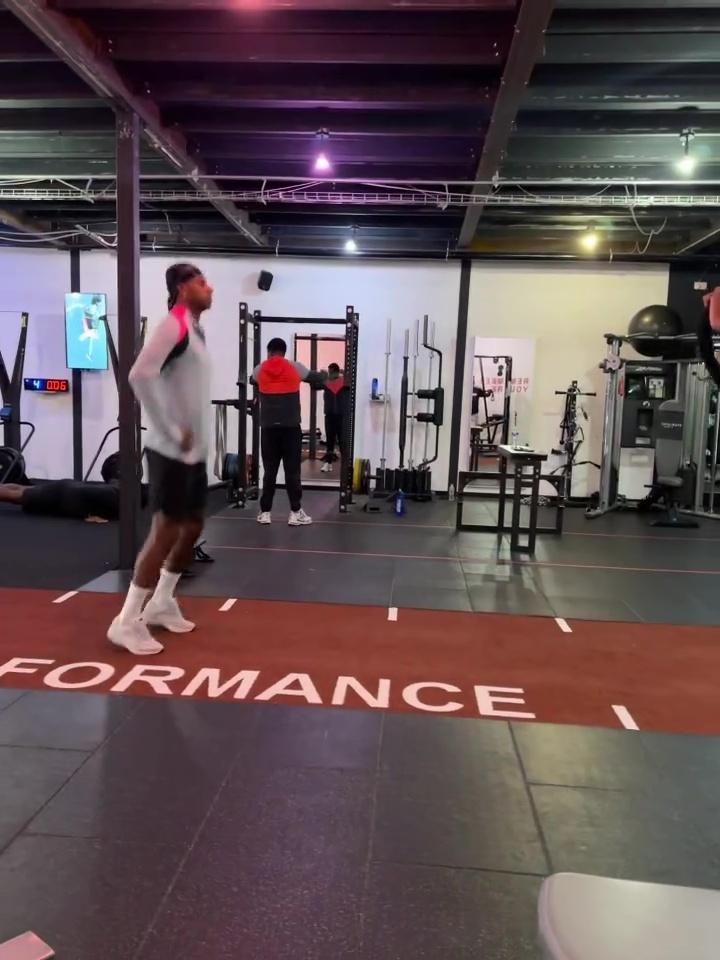 Rashford trở lại Manchester, ngay lập tức lao vào luyện tập 6 Rashford chính thức tái xuất Manchester, lập tức lao vào tập luyện 732393