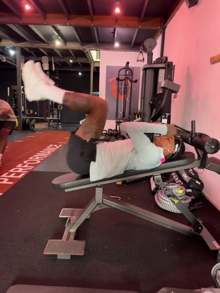 Rashford trở lại Manchester, ngay lập tức lao vào luyện tập 5 Rashford chính thức tái xuất Manchester, lập tức lao vào tập luyện 732391