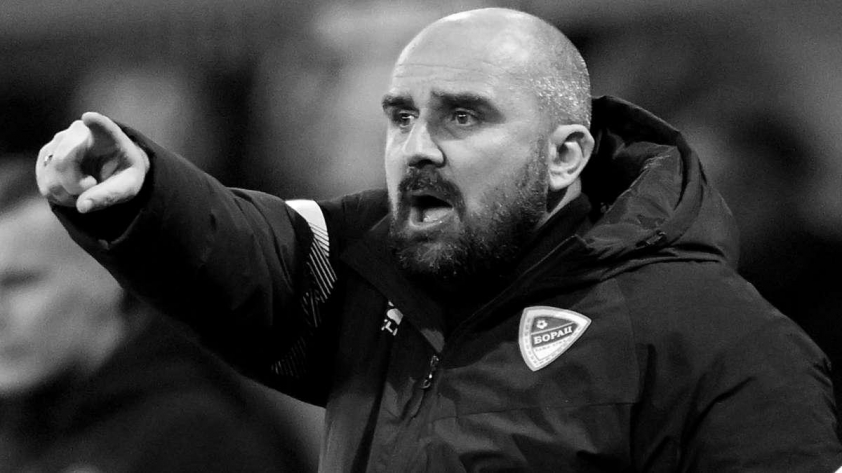 HLV nổi tiếng đột ngột qua đời ngay trên sân bóng đầy thương tâm 5 HLV hàng đầu qua đời một cách thương tâm ngay trên sân 734661