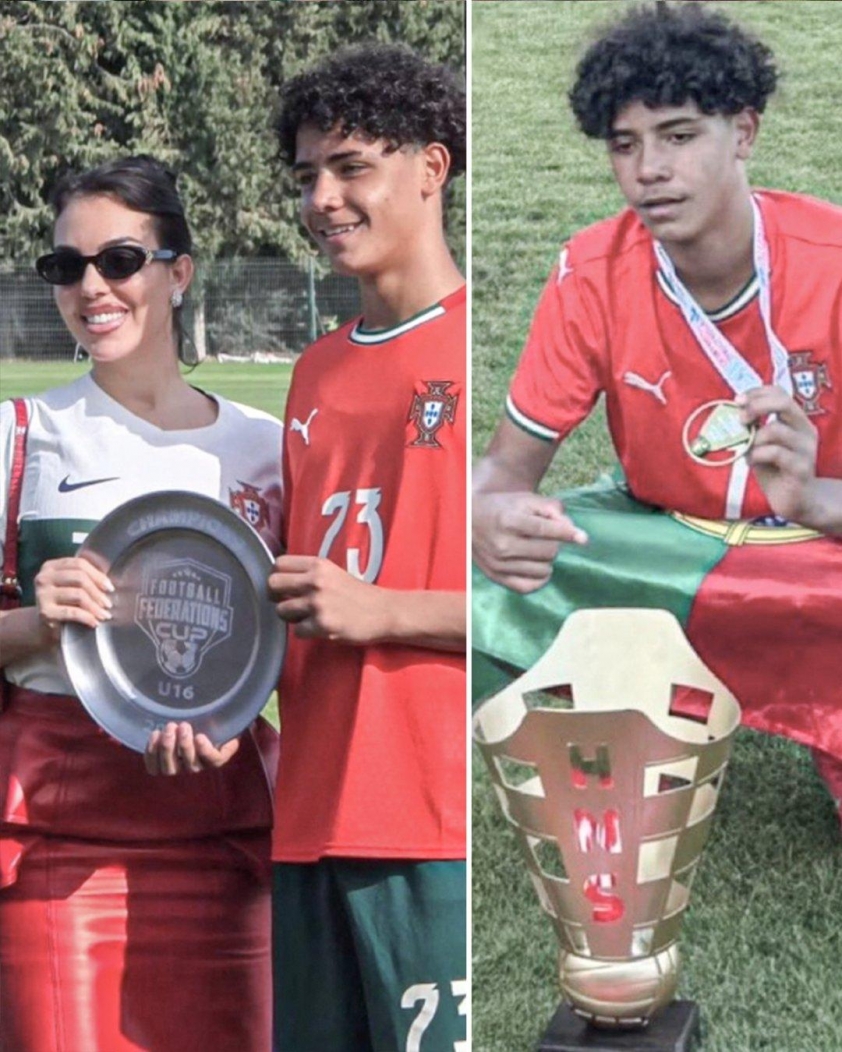 Con trai Ronaldo xuất sắc giành cú đúp danh hiệu tại Bồ Đào Nha 4 CHÍNH THỨC: Con trai Ronaldo lập cú đúp danh hiệu tại Bồ Đào Nha 740783