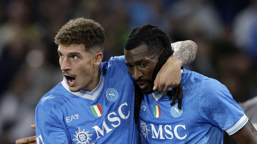 HLV Antonio Conte bất ngờ nghỉ việc tại Napoli 740752