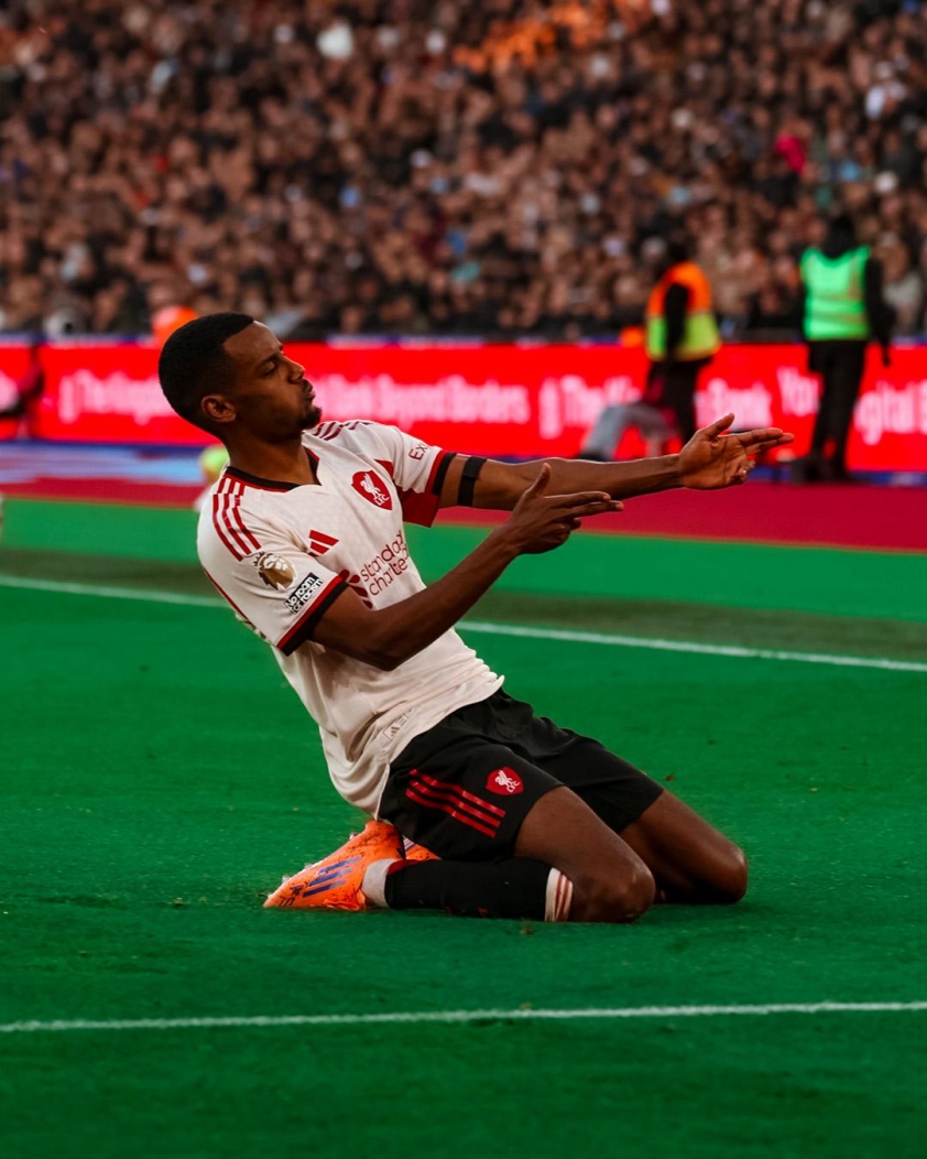 Trực tiếp Liverpool 2-0 West Ham: Isak lên tiếng 751040