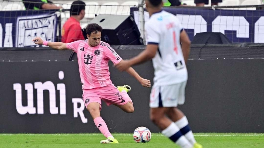 Messi buồn khi nhận tin từ cựu sao MU tại Inter Miami 4 Messi nhận tin buồn từ cựu sao MU tại Inter Miami 786323