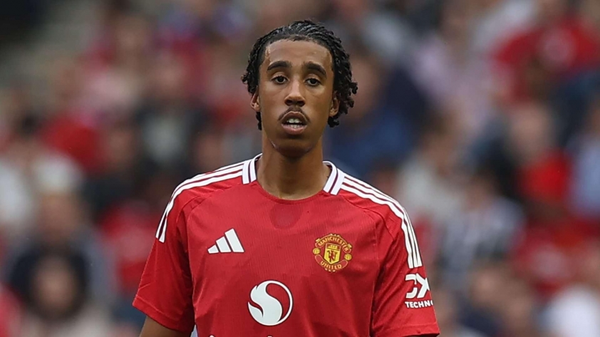 Bị hắt hủi, trung vệ thép của MU được CLB vĩ đại nhất săn đón 791045