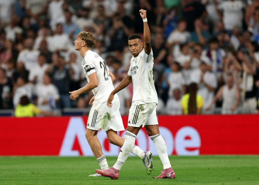 Chưa ngồi ấm chỗ, HLV Real Madrid gặp luôn cuộc nổi loạn mới tại Bernabeu 790959