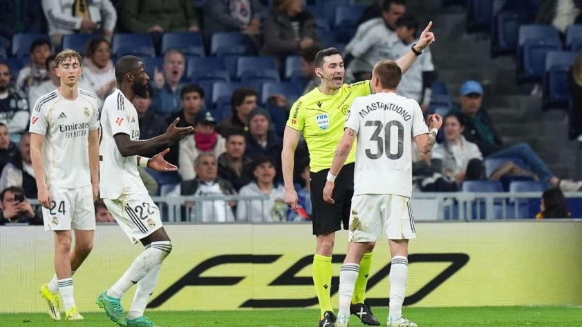 Real Madrid hứng chịu 3 cú sốc liên tiếp 801261