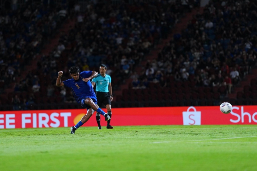 Trực tiếp Thái Lan 1-0 Malaysia: 'Voi chiến' mở điểm! 876940