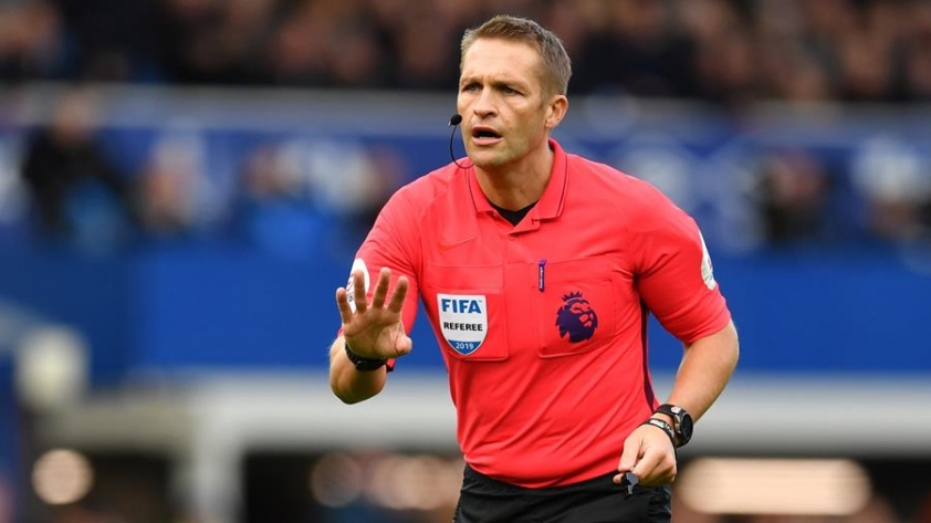 Craig Pawson là trọng tài tại giải Ngoại hạng Anh