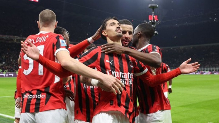 AC Milan đang đấu cúp kha tốt (Nguồn: VOI