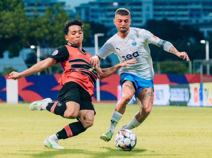 Tấm vé vào chơi trận chung kết Singapore Cup đang nghiêng về phía Lion City (Ảnh: Telecom Asia Sports)