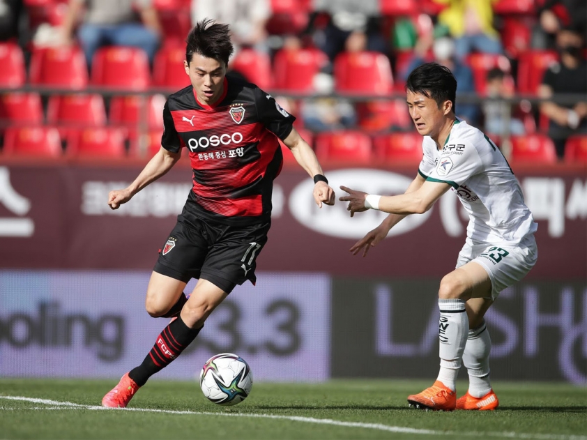 Pohang được đánh giá cao hơn Gangwon (Ảnh: K League)