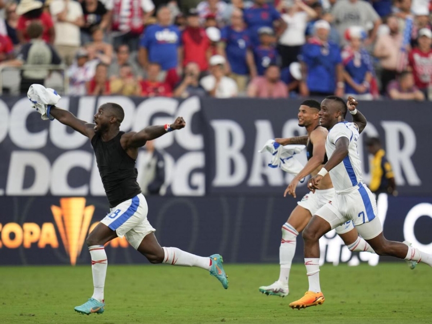 Panama đối đầu với Guadeloupe trong khuôn khổ lượt đầu của vòng bảng Gold Cup (Ảnh: Eurosport)