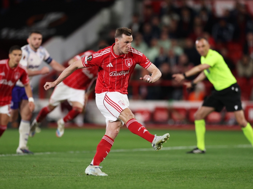 Nottingham Forest quyết tâm có được 3 điểm (Ảnh: ESPN)