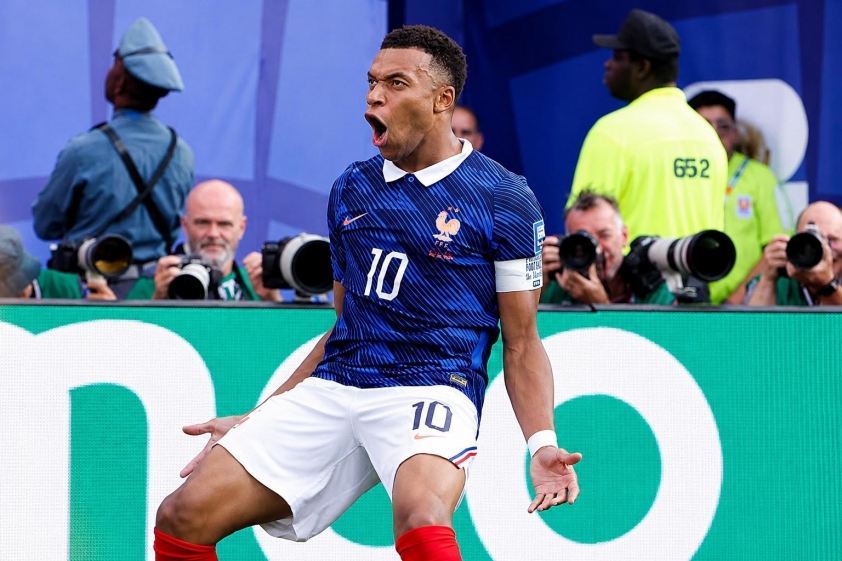 Mbappé đáp trả dữ dội khiến người Pháp phải công khai xin lỗi 861509