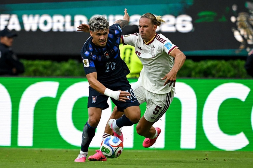 Mẫu cầu thủ xuất thân từ vị trí tiền vệ con thoi như Marcos Llorente sẽ là đối trọng với bất kỳ chân chạy cánh nào