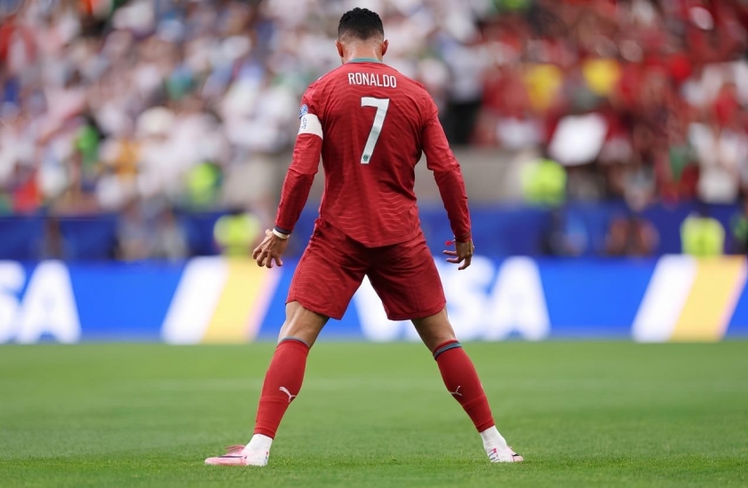 Fan cuồng số 1 của Ronaldo sụp đổ sau khoảnh khắc nghiệt ngã 863360