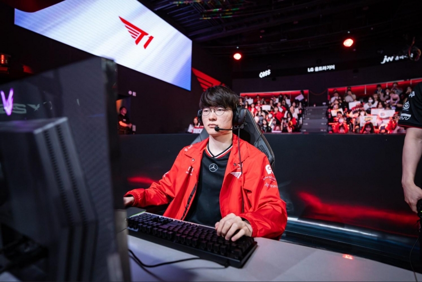 Faker hết lời ca ngợi
