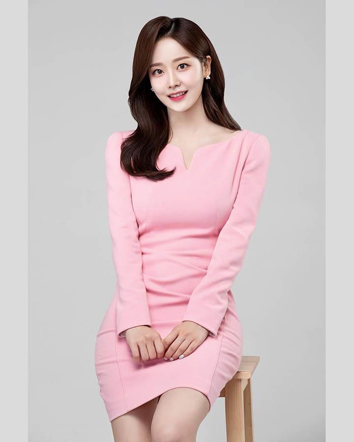 Nữ MC LCK gây sốt tại Địa Ngục Độc Thân 788433