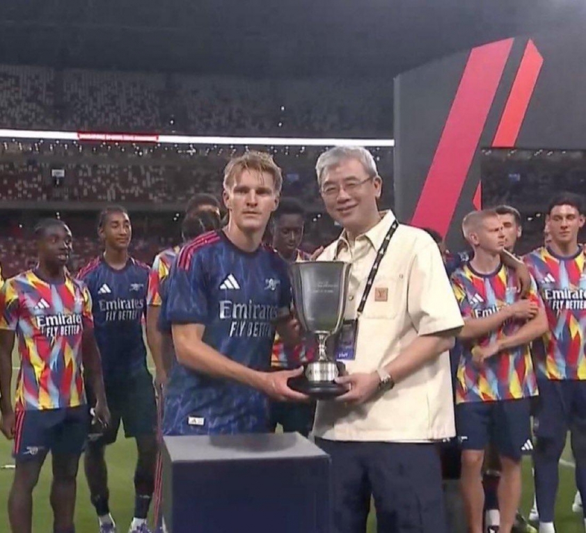Saka tỏa sáng, Arsenal thắng nhẹ AC Milan trong trận giao hữu tại Singapore 670865