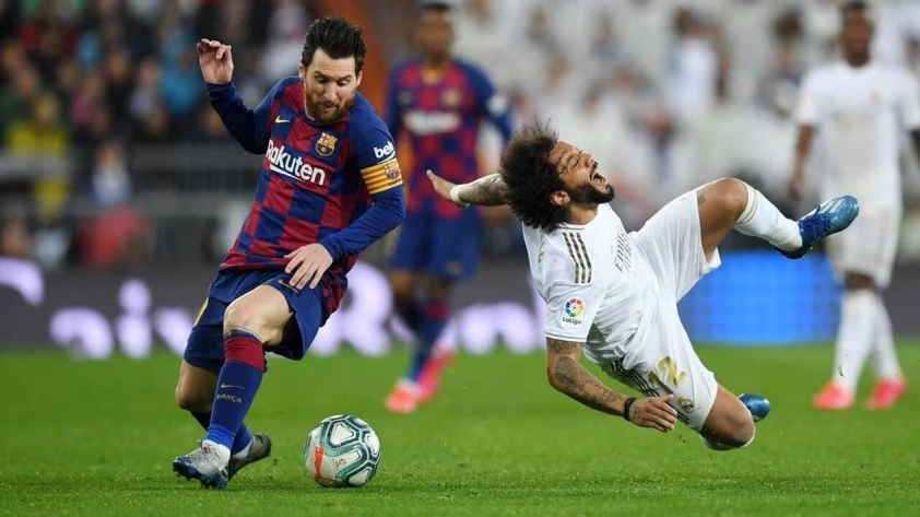 Marcelo bức xúc ở Kings League, bất ngờ nhắc lại Barcelona sau pha xử ép 733887