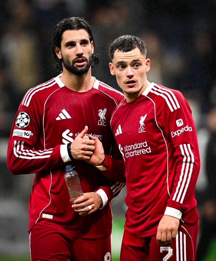 "Liverpool phá hủy hàng tiền vệ vì 'chiều chuộng' cầu thủ này" 5 Liverpool đã 'phá hủy hàng tiền vệ' vì cầu thủ này 735456