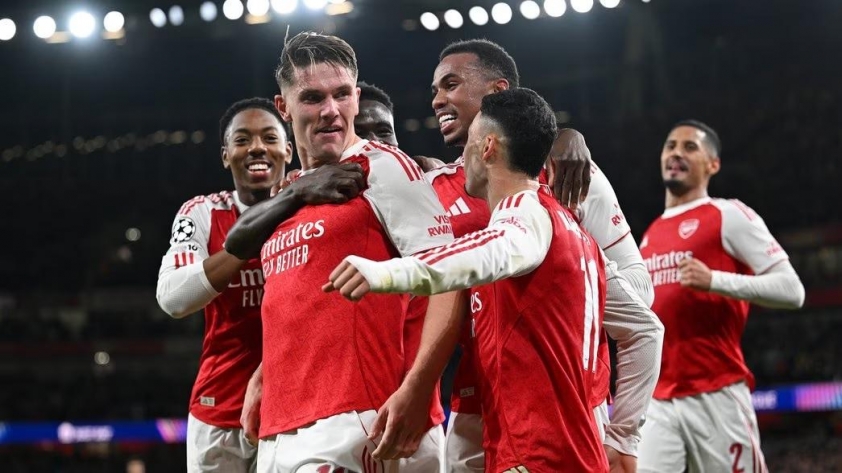 "Arsenal áp đảo, đối thủ phải xin đổi lịch thi đấu!" 5 Arsenal quá mạnh khiến đối thủ phải xin... đổi lịch thi đấu! 735985