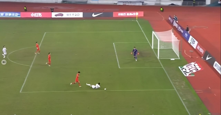 Chấp cả trọng tài và quả 11m, U22 Việt Nam vẫn quật ngã Trung Quốc 740149