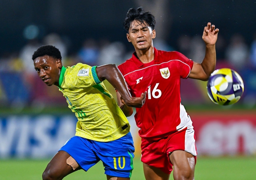 Liverpool quyết chi đậm vì 'viên ngọc của Brazil': 17 tuổi giá 50 triệu Euro 740731