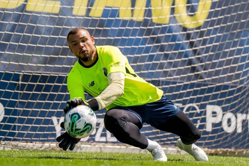 Thủ môn Samuel Portugal