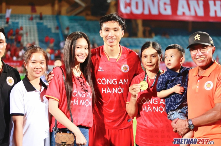 Các ngôi sao của CAHN lập hàng loạt kỷ lục khi vô địch V-League 319201