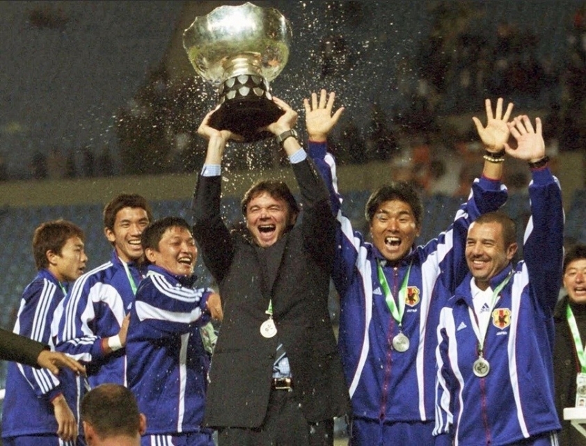 troussier-vo-dich-asian-cup-1704775614.jpg