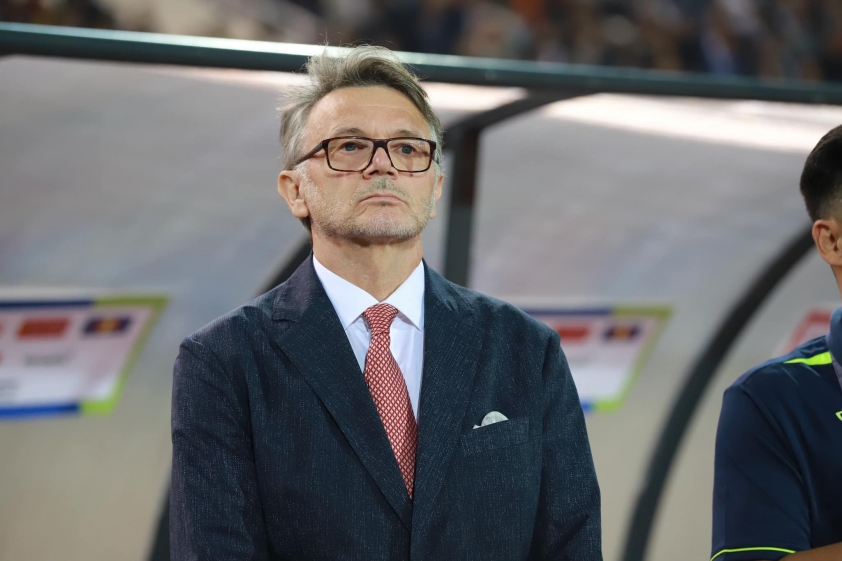 troussier-asian-cup-1706113040.jpg