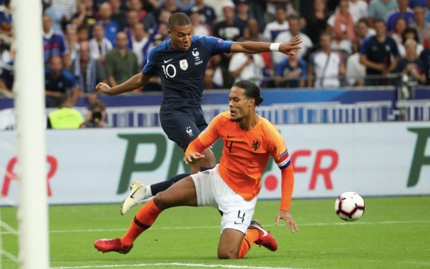 mbappe-v-van-dijk-1718624236.jpg