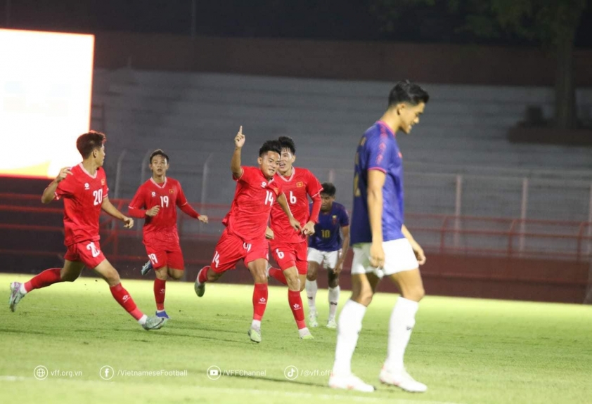 Trực tiếp U19 Việt Nam 1-1 U19 Myanmar: Lập siêu phẩm!!! 500155